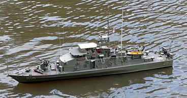 HMAS Cessnock model